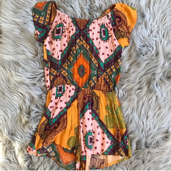 Off The Shoulder Romper - Picture 3 of 6